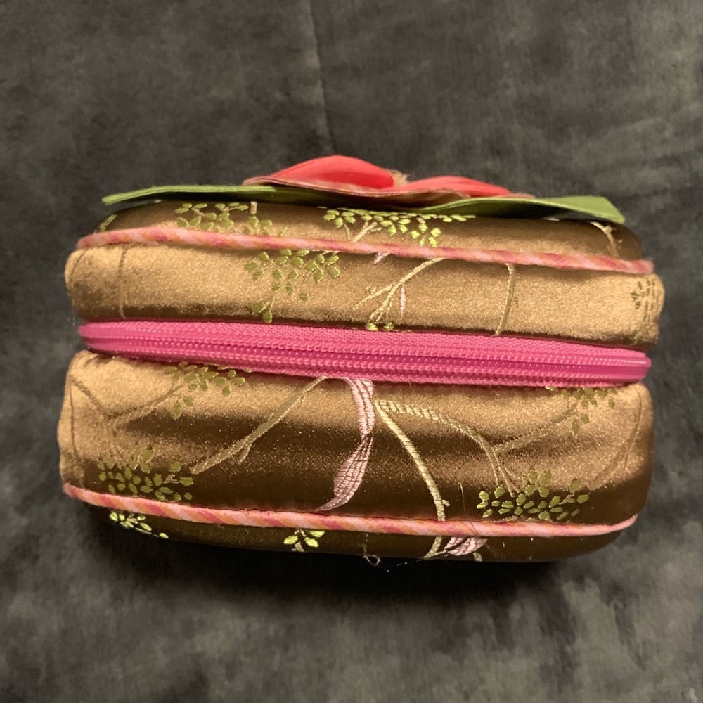 🌷Cosmetic Case🌷 - Picture 2 of 5